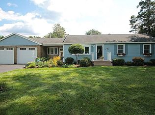 12 Tracy Dr, Wilbraham, MA 01095