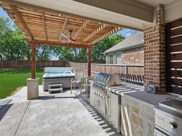 624 Tweed Dr, Fort Worth, TX 76131