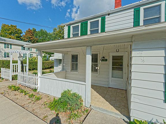 4th image of 3204 Church St