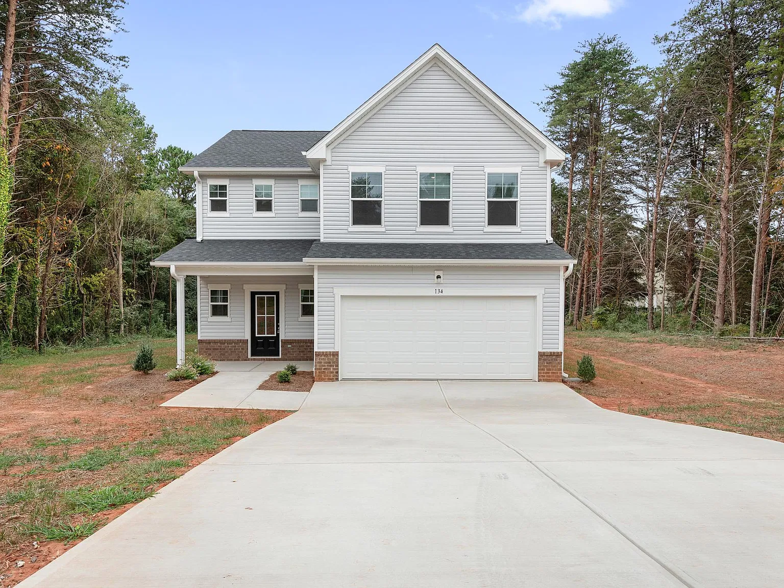 4 bed, 2.5 bath, 2101 sqft, $2,500 — Photo 1