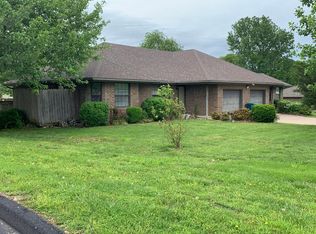330 Pine St, Monett, MO 65708