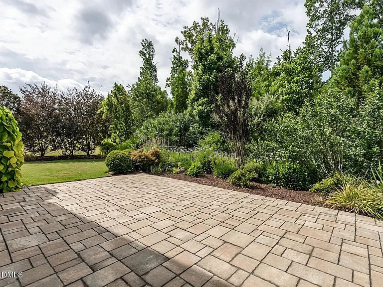 137 Lucky Ribbon Ln — Photo 32