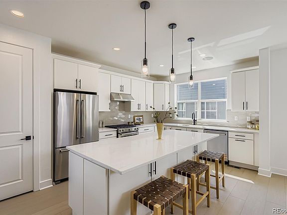 3rd image of 11008 E Hinsdale Circle