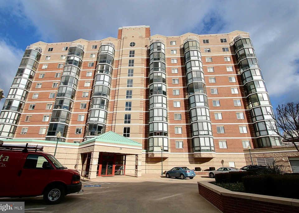 1st image of 24 Courthouse Sq APT 112