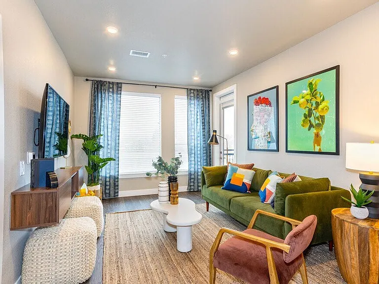GW Apartments — Photo 2