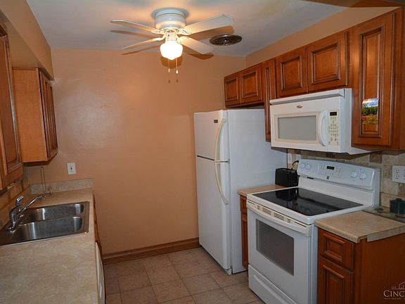 3rd image of 8314 Lake Ave