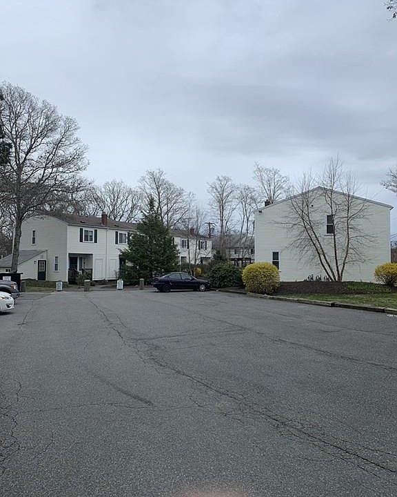 2nd image of 23 Canal St #5