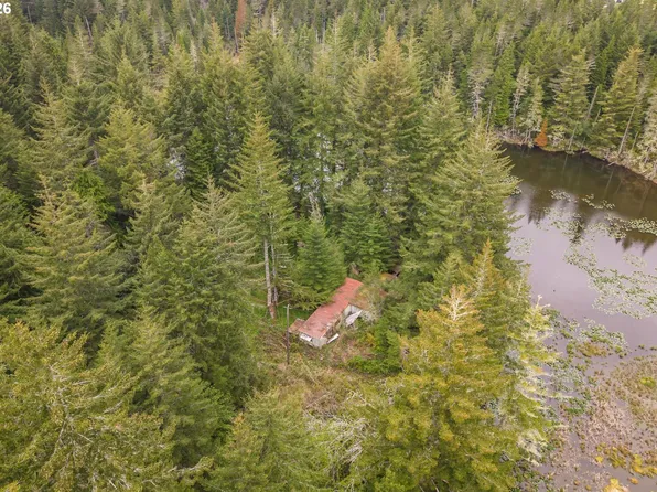 93757 Nabb Ln, North Bend, OR 97459