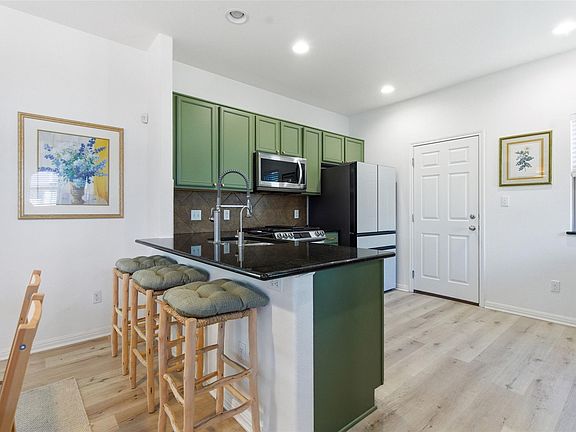 5th image of 2513 Winchell Ln