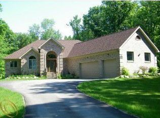 9035 Glenwood Ln, Northville, MI 48168