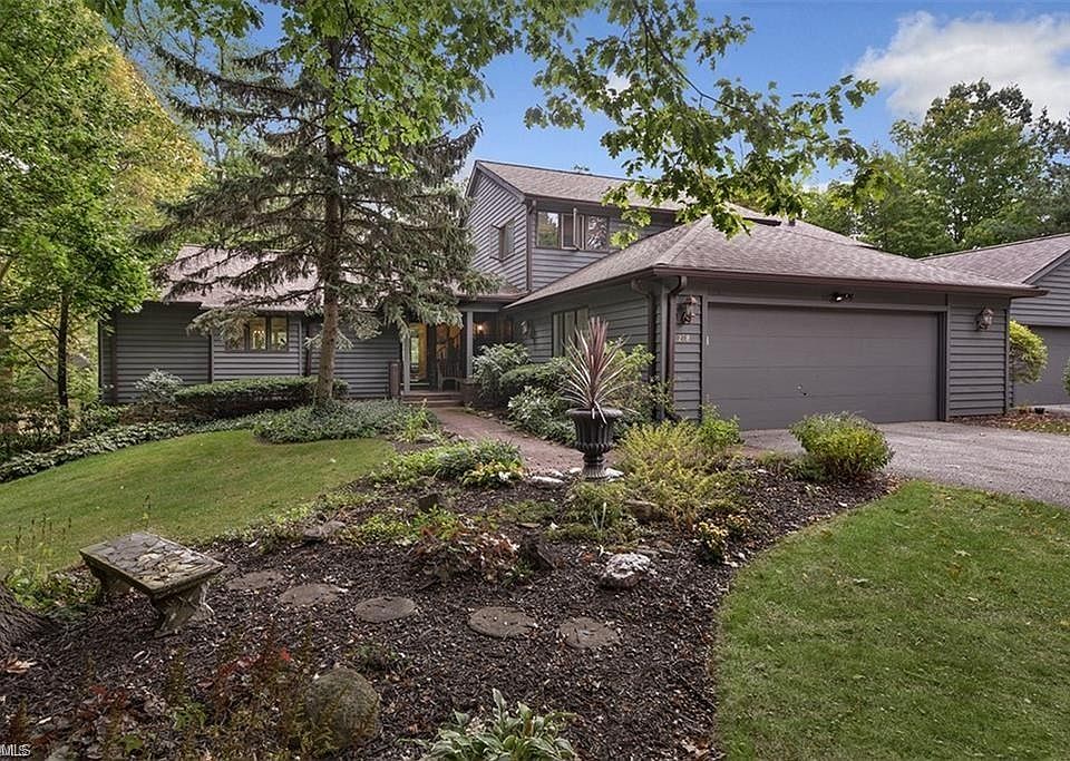 1st image of 278 Twin Creeks Dr