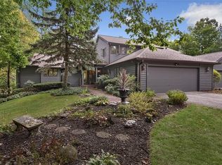 278 Twin Creeks Dr, Chagrin Falls, OH 44023