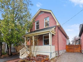 49 Newton St, Ottawa, ON K1S2S6