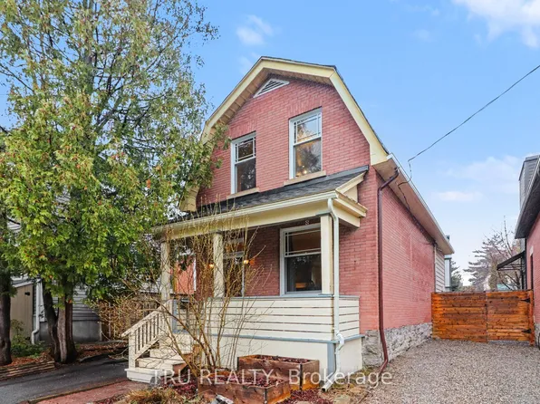 49 Newton St, Ottawa, ON K1S 2S6