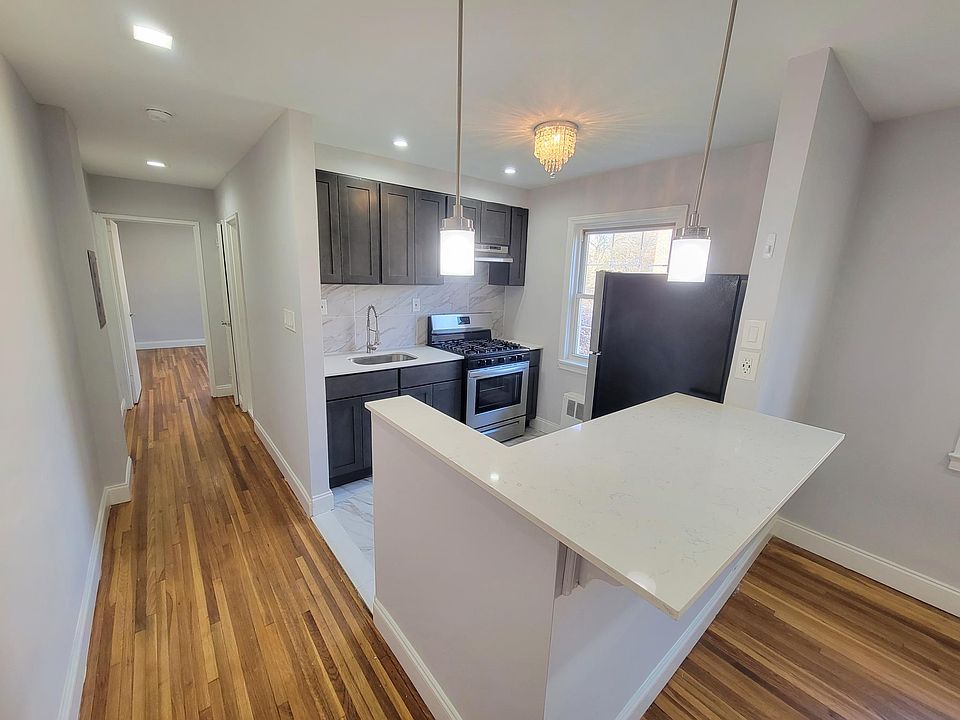 1st image of 84 Forest Hill Pkwy #3L