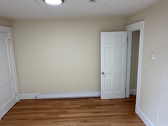 2nd image of 6 Littles Ln APT 31