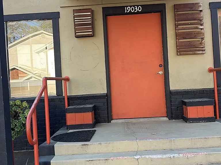 19030 Railroad Ave — Photo 3