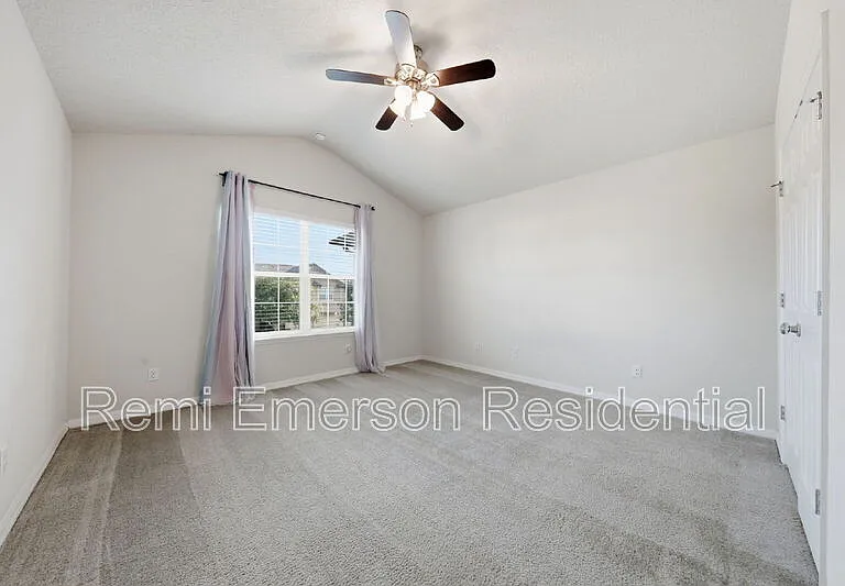 1096 Pavia Dr — Photo 20