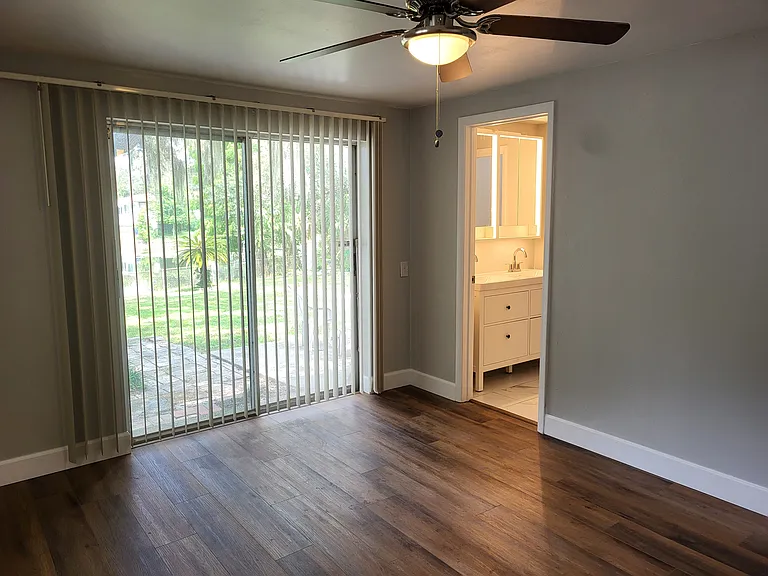 10215 Cliff Cir — Photo 17