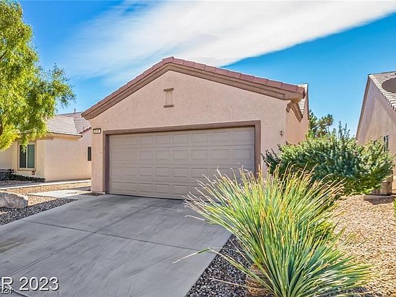 3rd image of 3121 Kingbird Dr
