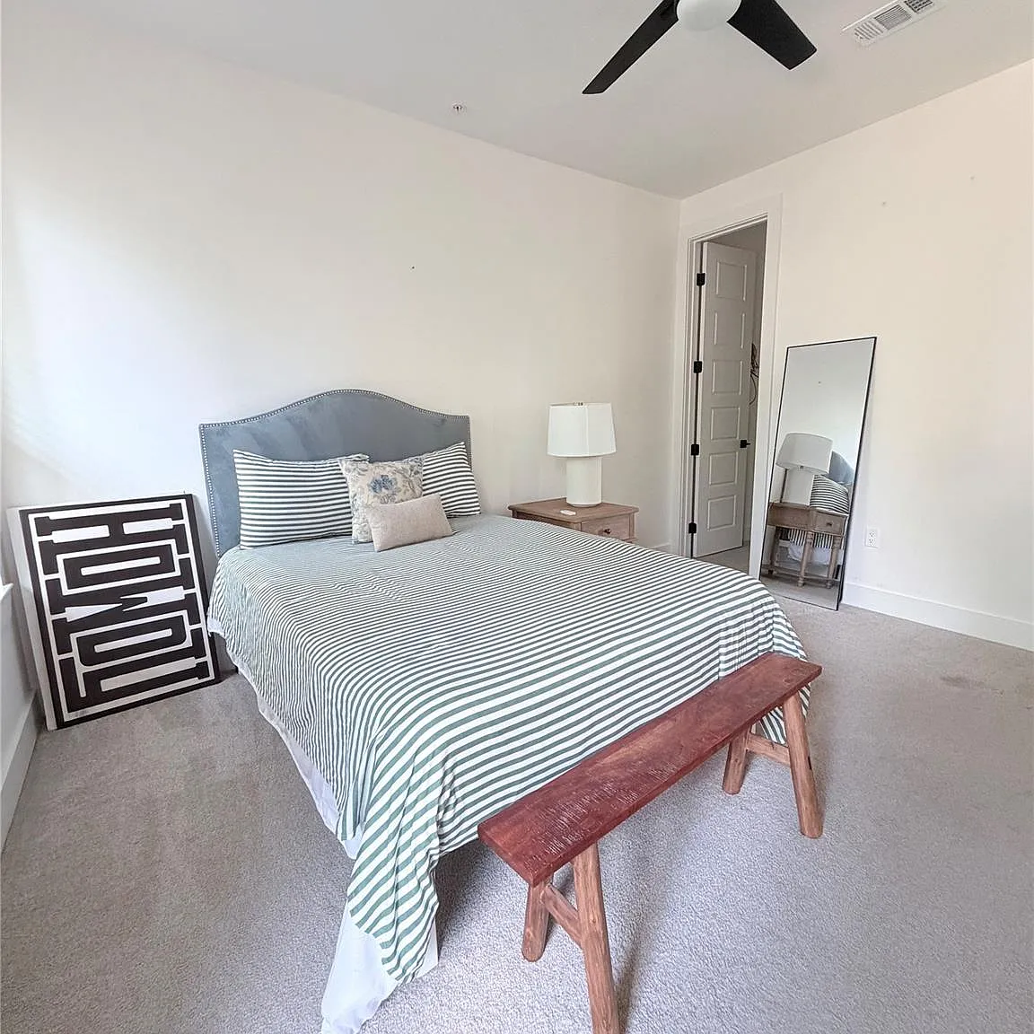 3 bed, 3.5 bath, 1940 sqft, $3,450 — Photo 4