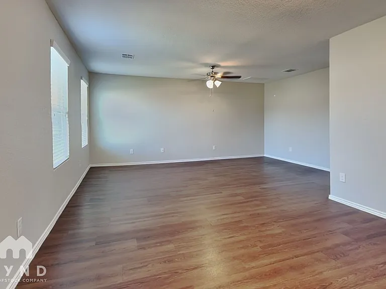 9523 Apple Ridge Ln — Photo 5
