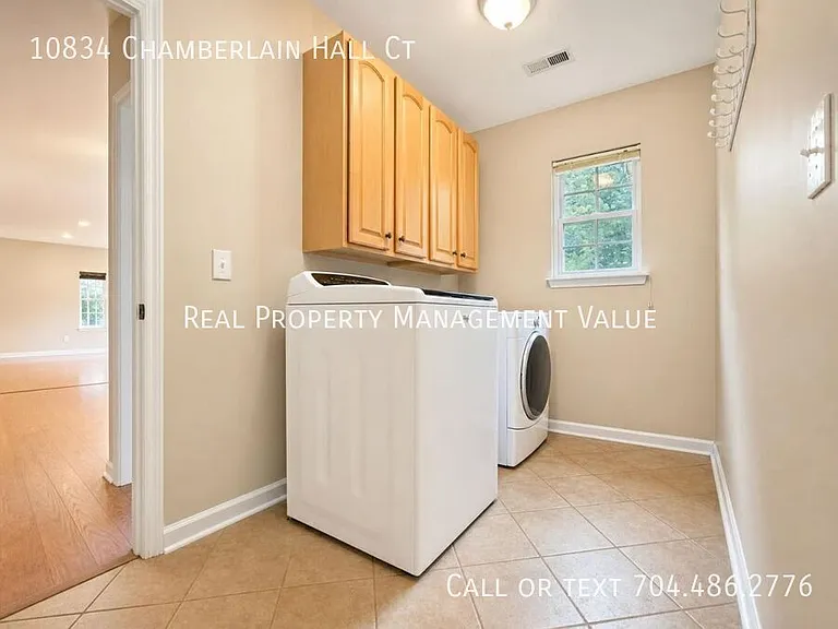10834 Chamberlain Hall Ct — Photo 24