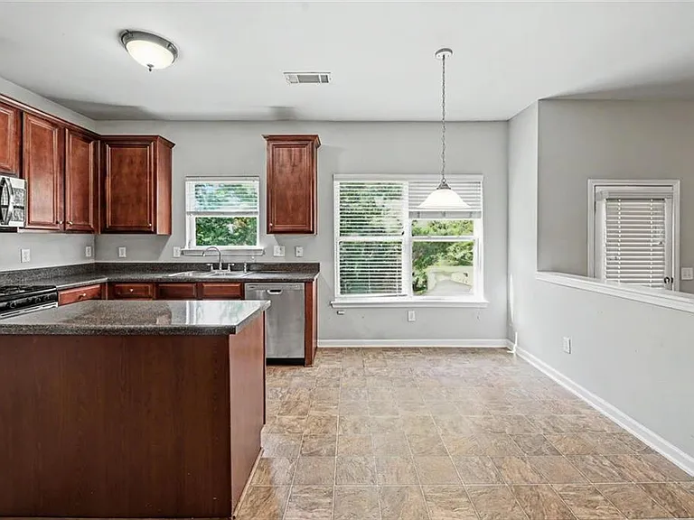 1230 Grey Rock Way — Photo 5