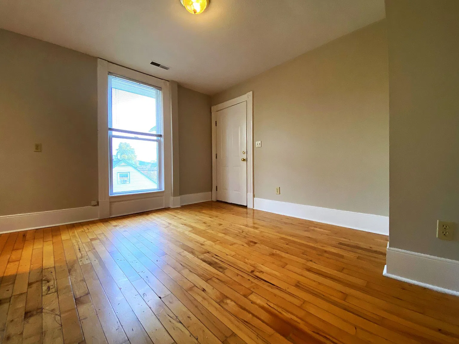 1 bed, 450 sqft, $950 — Photo 3