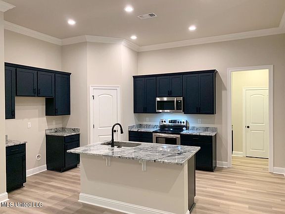 2nd image of 10299 Patrick Dr