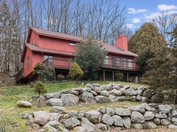 16 Lynn Dr, Byram Twp., NJ 07821