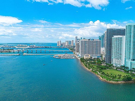 2nd image of 1900 N Bayshore Dr APT 503