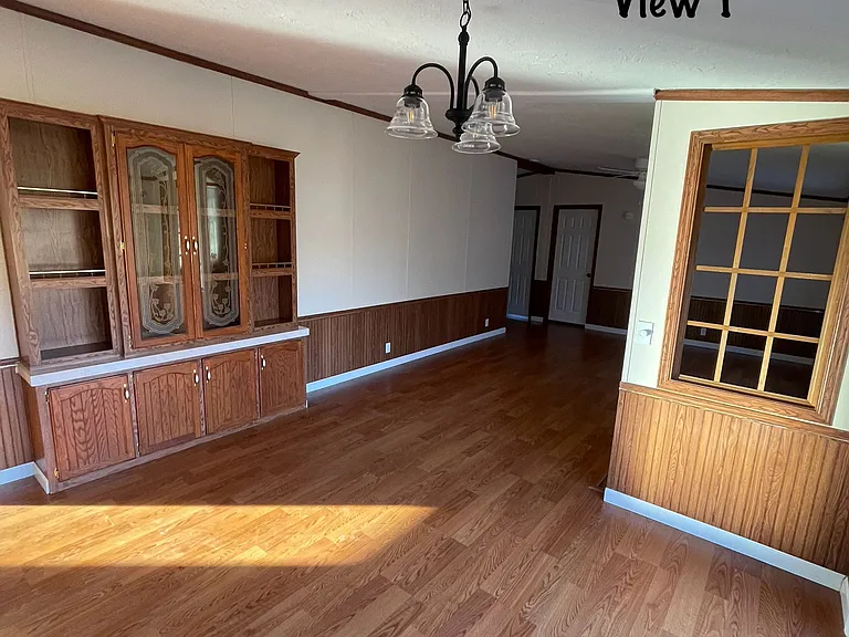 1934 Keyes Rd — Photo 5
