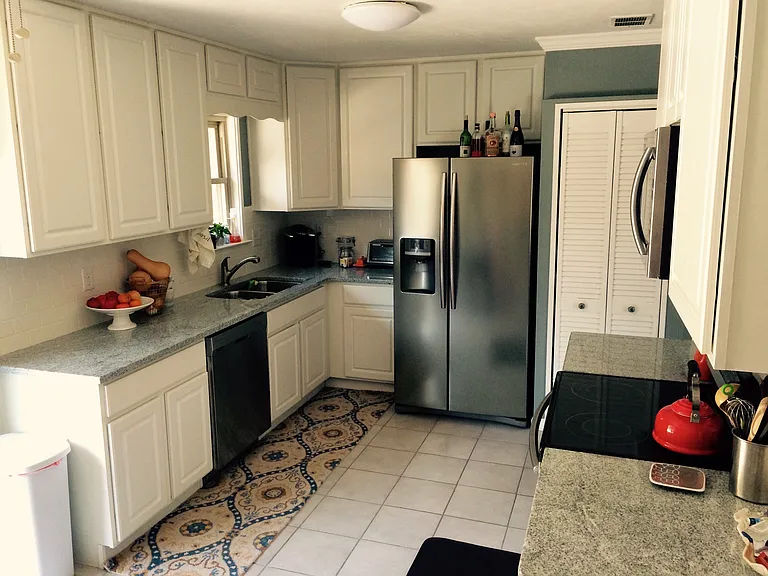 3315 Timberlane Dr — Photo 2