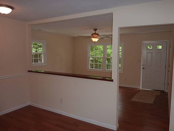 Open Living And Kit Area