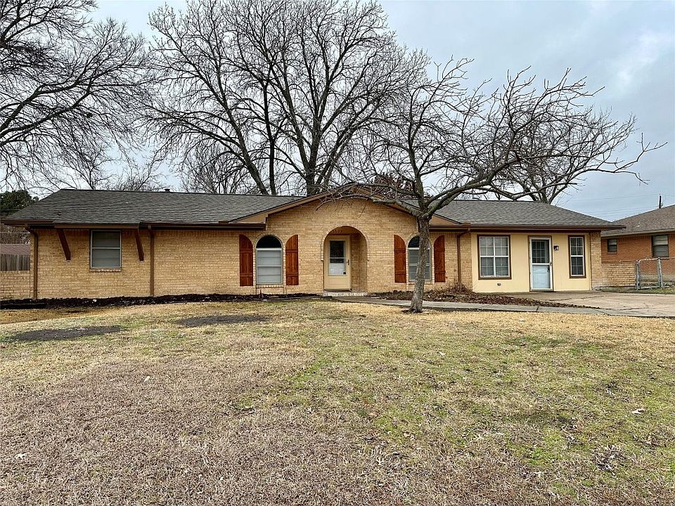1st image of 3809 Skyline Dr
