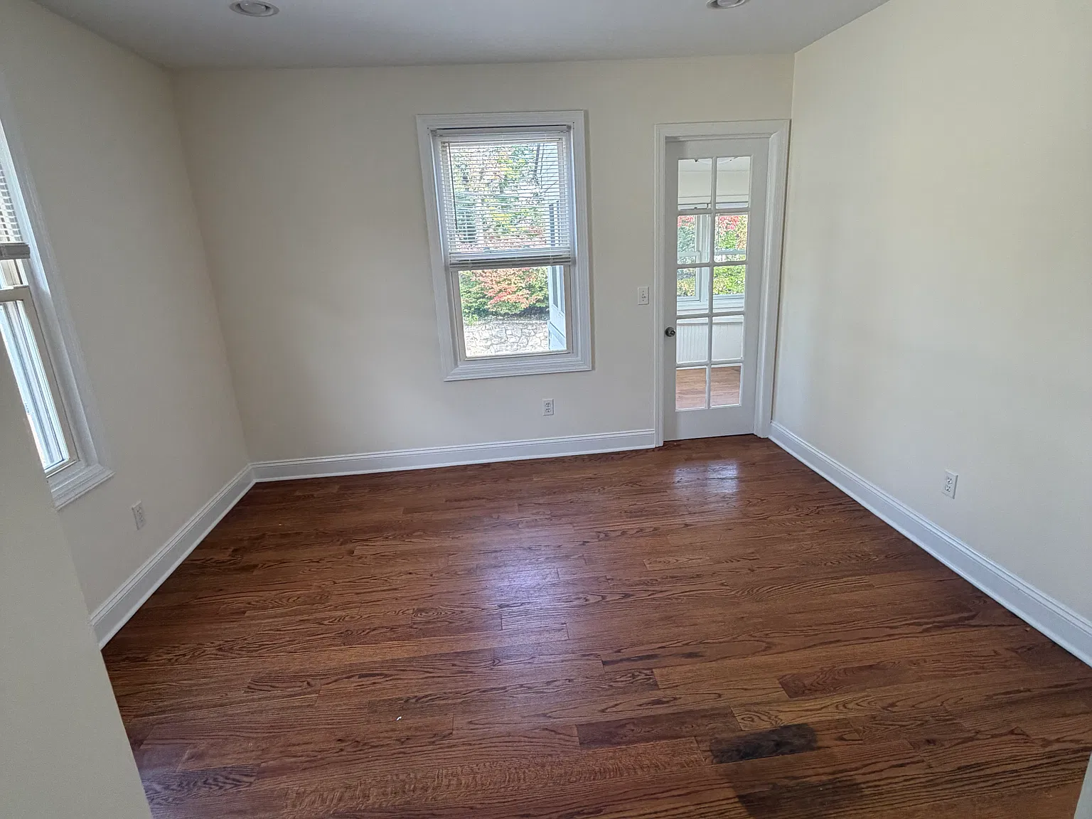 2 bed, 1.5 bath, 1050 sqft, $3,000 — Photo 4