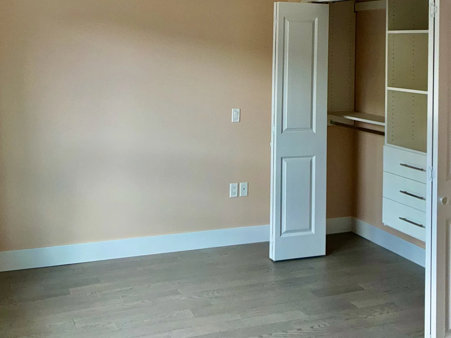 2 bed, 1072 sqft, $2,700 — Photo 3