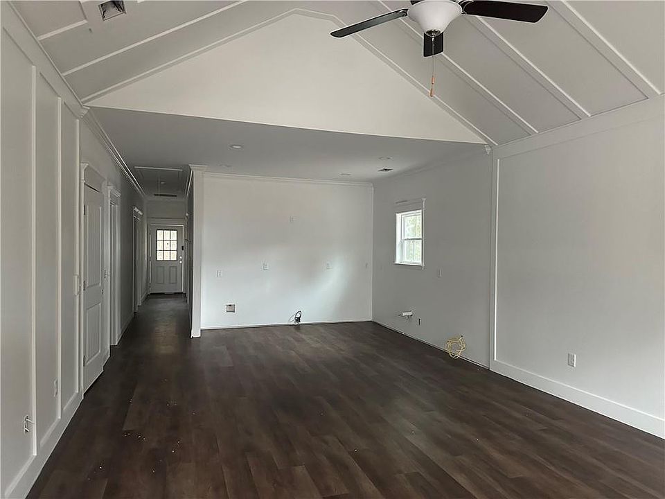 2nd image of 1066 Baywood Ave
