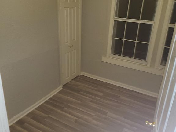 5th image of 2784 Amsden Ave