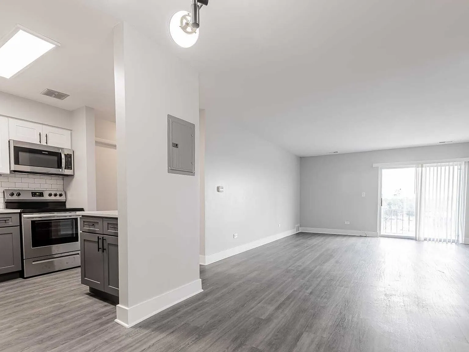 Grand Park Apartments — Photo 4