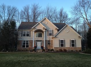 32256 Woodfield Dr, Avon Lake, OH 44012