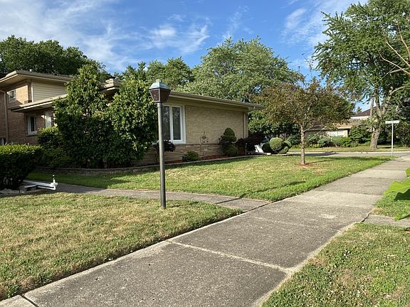 2nd image of 8440 Le Claire Ave