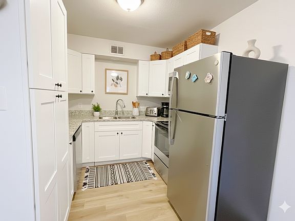 3rd image of 1000 Chuckwa Dr APT 2D