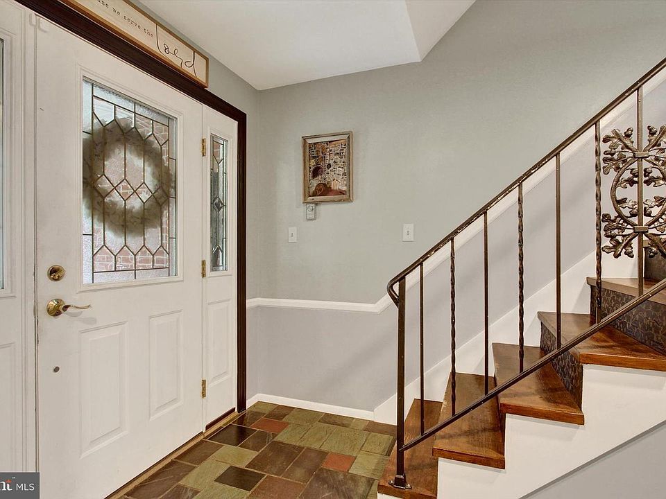 9277 Meadowbrook Dr, Waynesboro, PA 17268 | Zillow