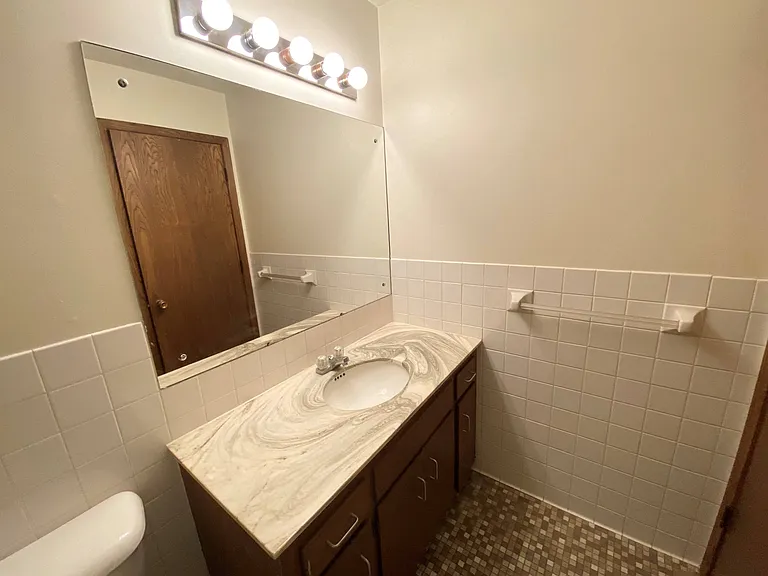 Apache Manor Apartments — Photo 40