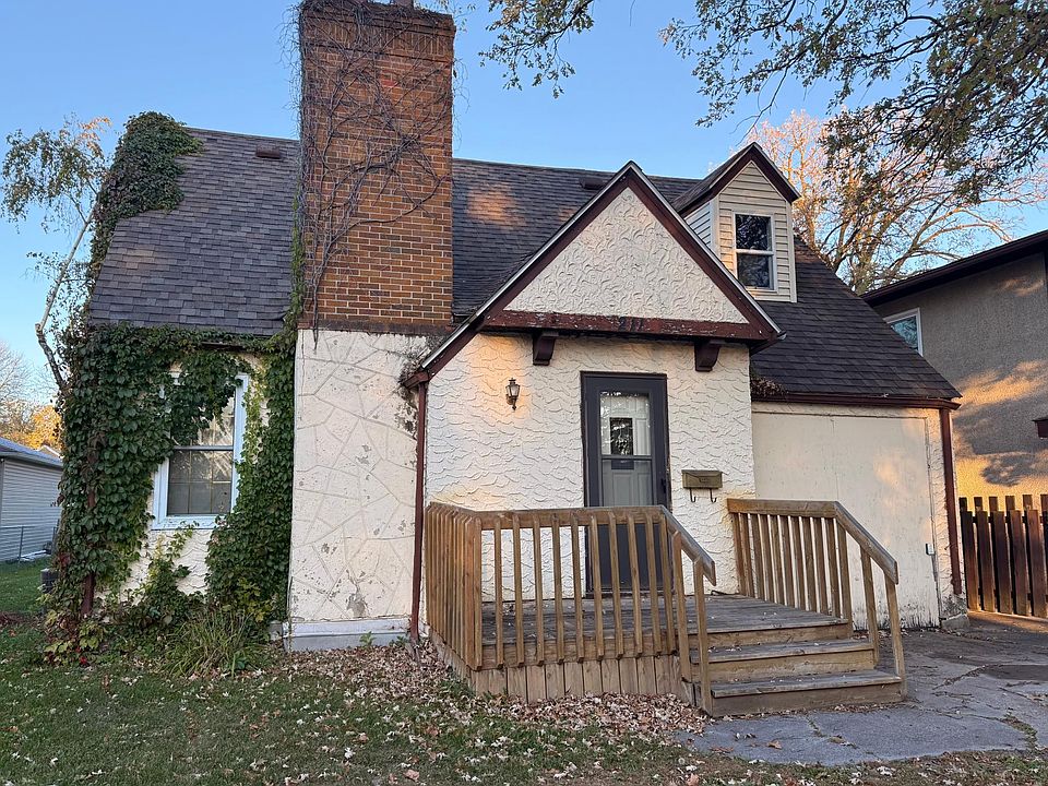 1st image of 211 Kendall Ave N