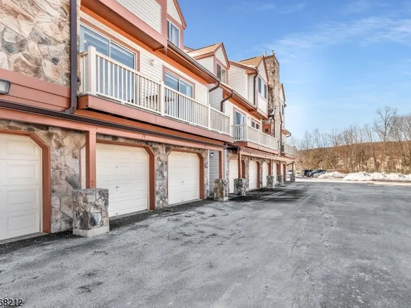 74 Woods Edge Dr, Roxbury Twp., NJ 07876