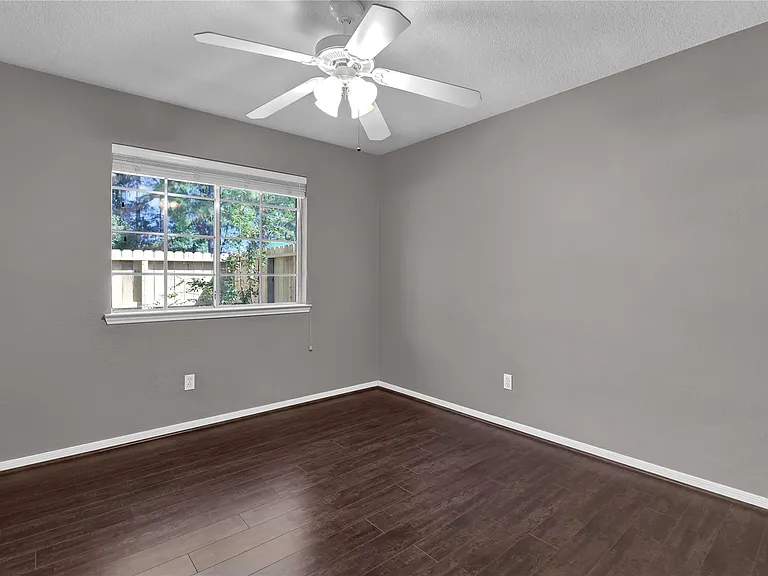 27186 Kings Manor Dr S — Photo 23