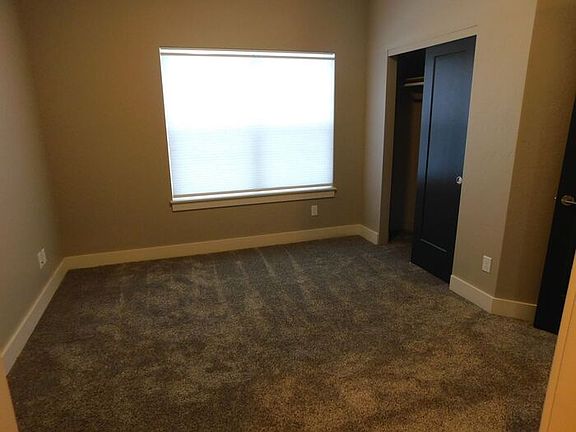 5th image of 288 Oakwood Ave